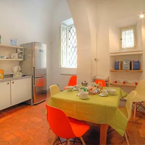 Stilmoderno In Siena's Historic Center, Just Steps From Piazza Del Campo Appartement